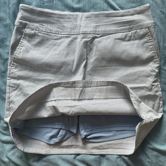 Blue and white pinstriped scort - Picture 2 of 3